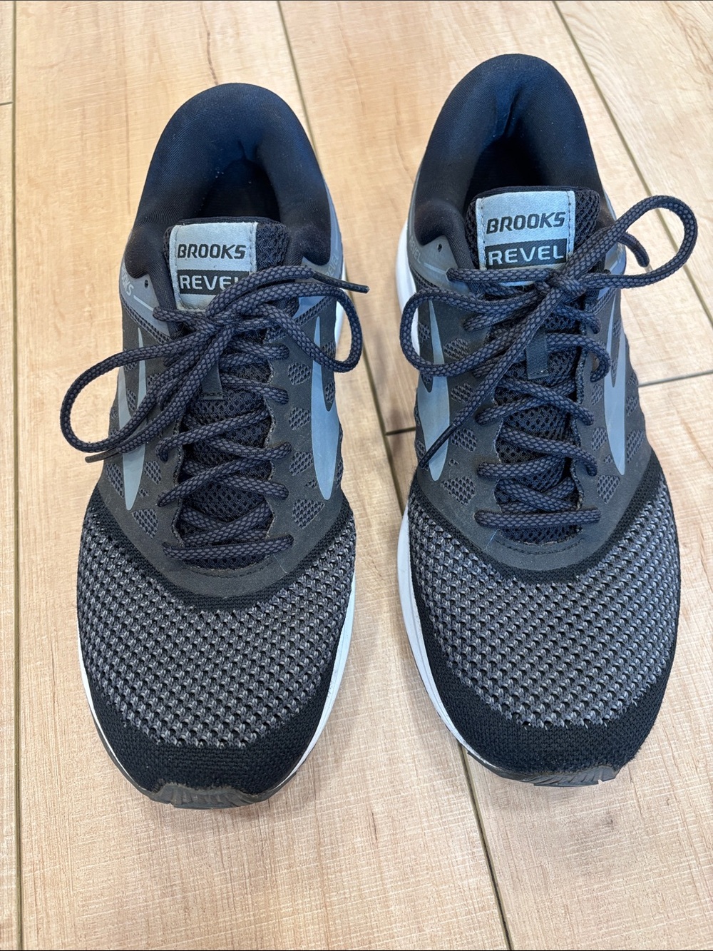 Brooks Revel Black & Gray Men's Running Shoes - Picture 2 of 10